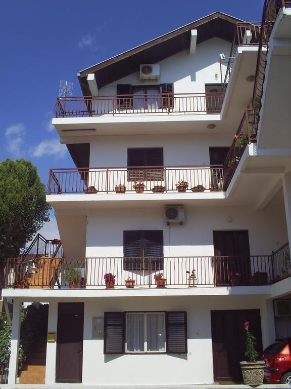 אולסינץ' Apartmani Dado מראה חיצוני תמונה